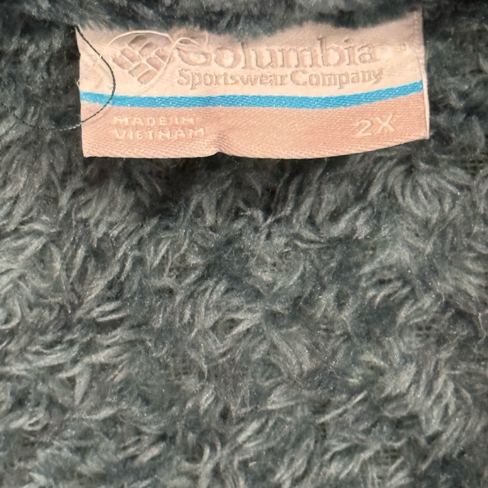 Women’s Columbia zip up size 2x.